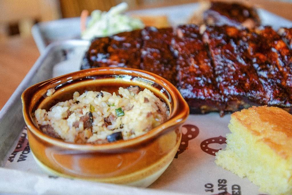 Q Smokehouse | restaurant | 300 S Pine Ave, Long Beach, CA 90802, USA | 5624369260 OR +1 562-436-9260