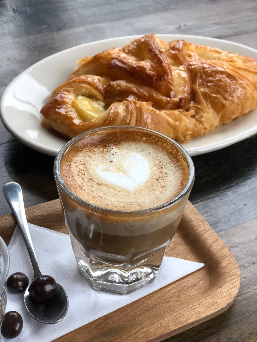 Picassos Coffee House | bakery | 101 N Main St, St Charles, MO 63301, USA | 6369252911 OR +1 636-925-2911