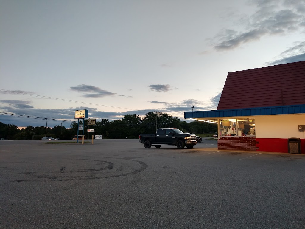 Dillwyn Dairy Freez | restaurant | 16651 Oak St, Dillwyn, VA 23936, USA | 4349832071 OR +1 434-983-2071