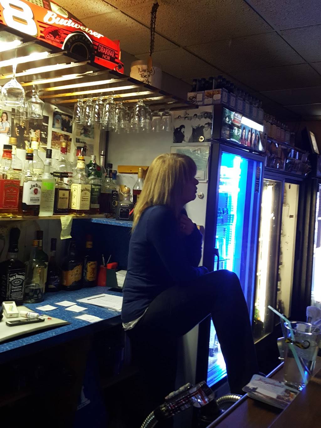 Mickeys Community Restaurant | restaurant | 1018 Maplewood Ave, Bridgeport, CT 06605, USA | 2033679051 OR +1 203-367-9051