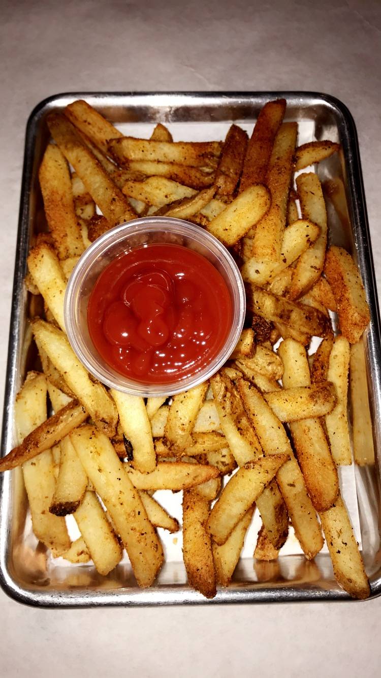 Holly Crab | restaurant | 1098 Commonwealth Avenue, Boston, MA 02215, USA | 6174875957 OR +1 617-487-5957