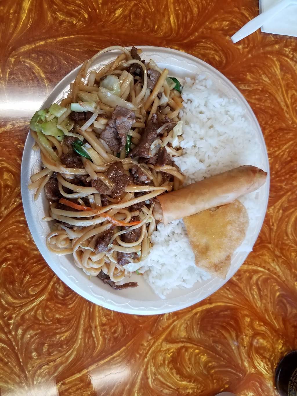 Eggroll House | restaurant | 5504 Blairs Forest Way NE, Cedar Rapids, IA 52402, USA | 3193932277 OR +1 319-393-2277