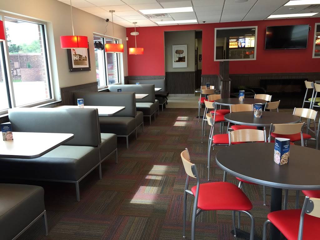 Runza Restaurant | restaurant | 10505 Pacific St, Omaha, NE 68114, USA | 4025066851 OR +1 402-506-6851