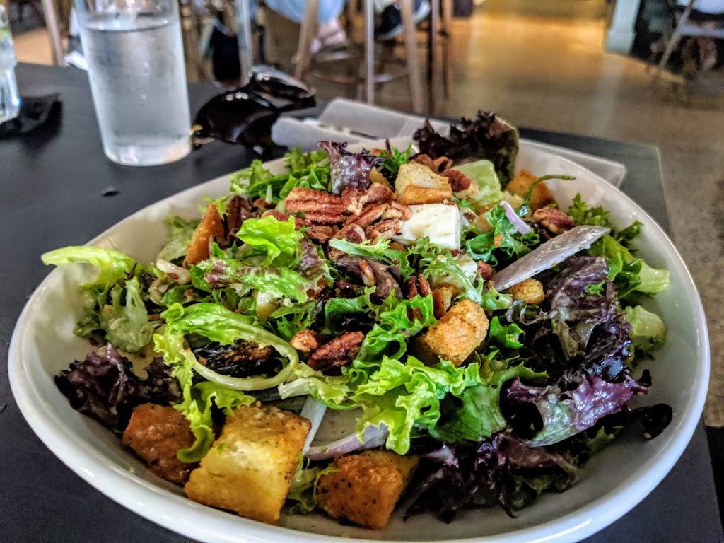 Chucks Fish Athens | restaurant | 220 W Broad St, Athens, GA 30601, USA | 7063956611 OR +1 706-395-6611