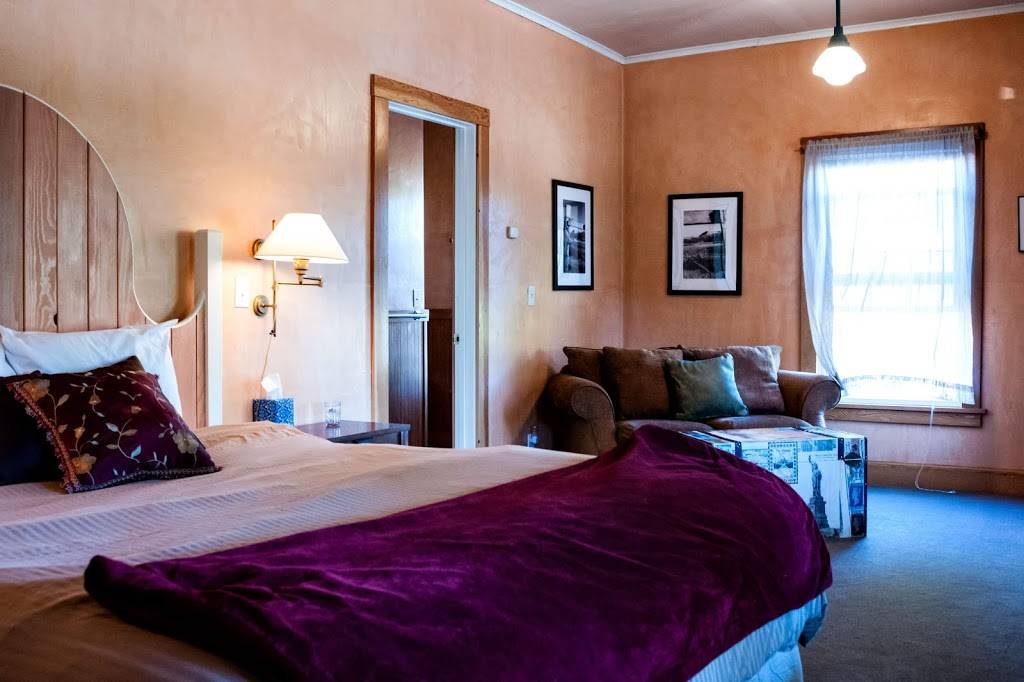 Volcano Union Pub + Inn | restaurant | 21375 Consolation St, Volcano, CA 95689, USA | 2092967711 OR +1 209-296-7711