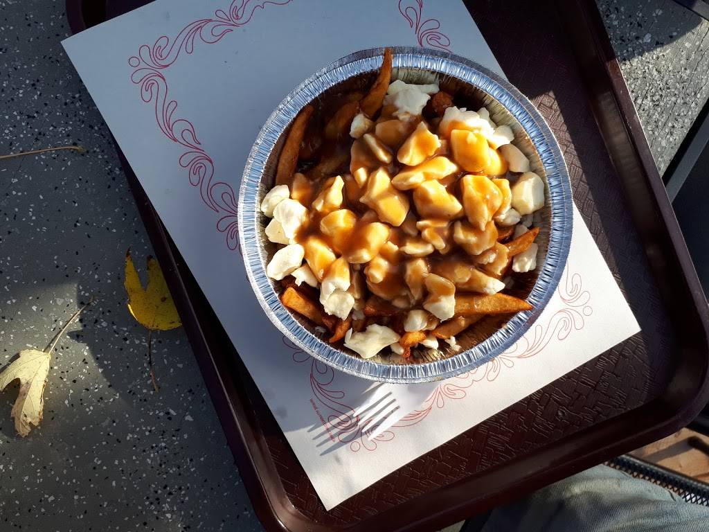 Casse-Croûte La Grondinoise | restaurant | 2350 Rang Saint Jean, Saint-Maurice, QC G0X 2X0, Canada | 8193703037 OR +1 819-370-3037