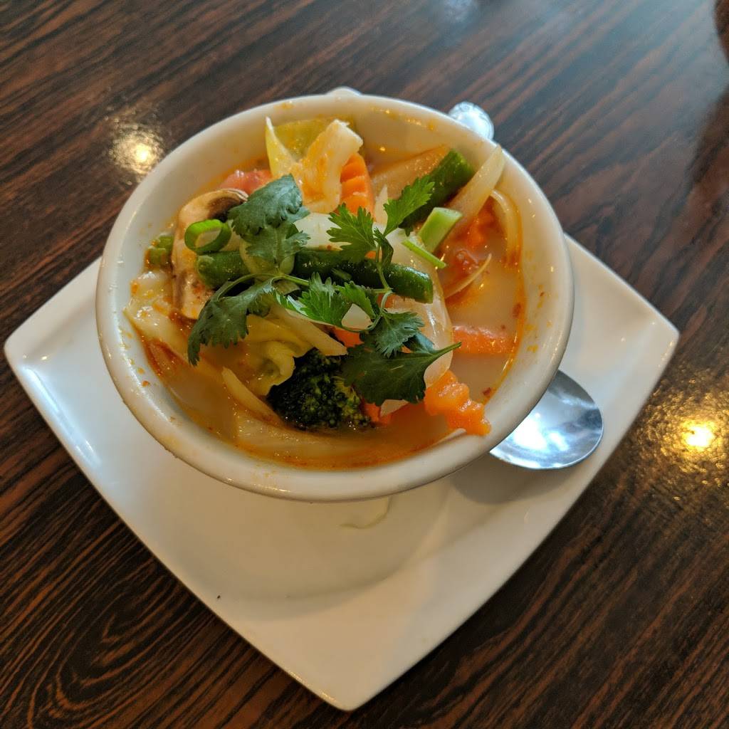 Mangrove Thai Kitchen | restaurant | 312 Divisadero St, San Francisco, CA 94117, USA | 4155526881 OR +1 415-552-6881