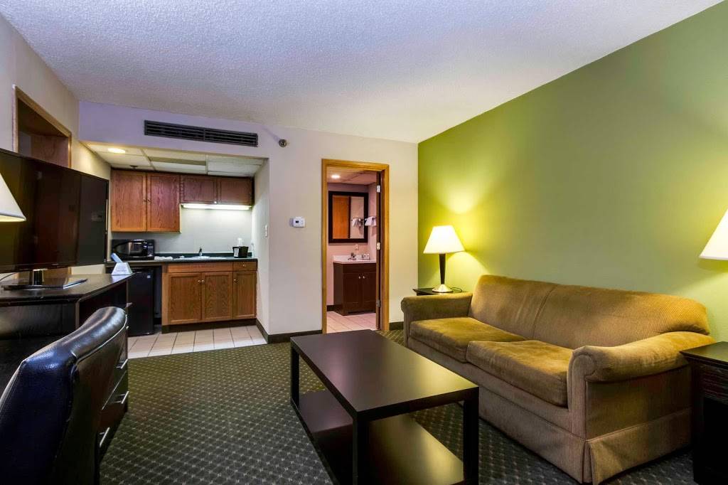Quality Inn & Suites Moline - Quad Cities | restaurant | 6910 27th St, Moline, IL 61265, USA | 3095176283 OR +1 309-517-6283