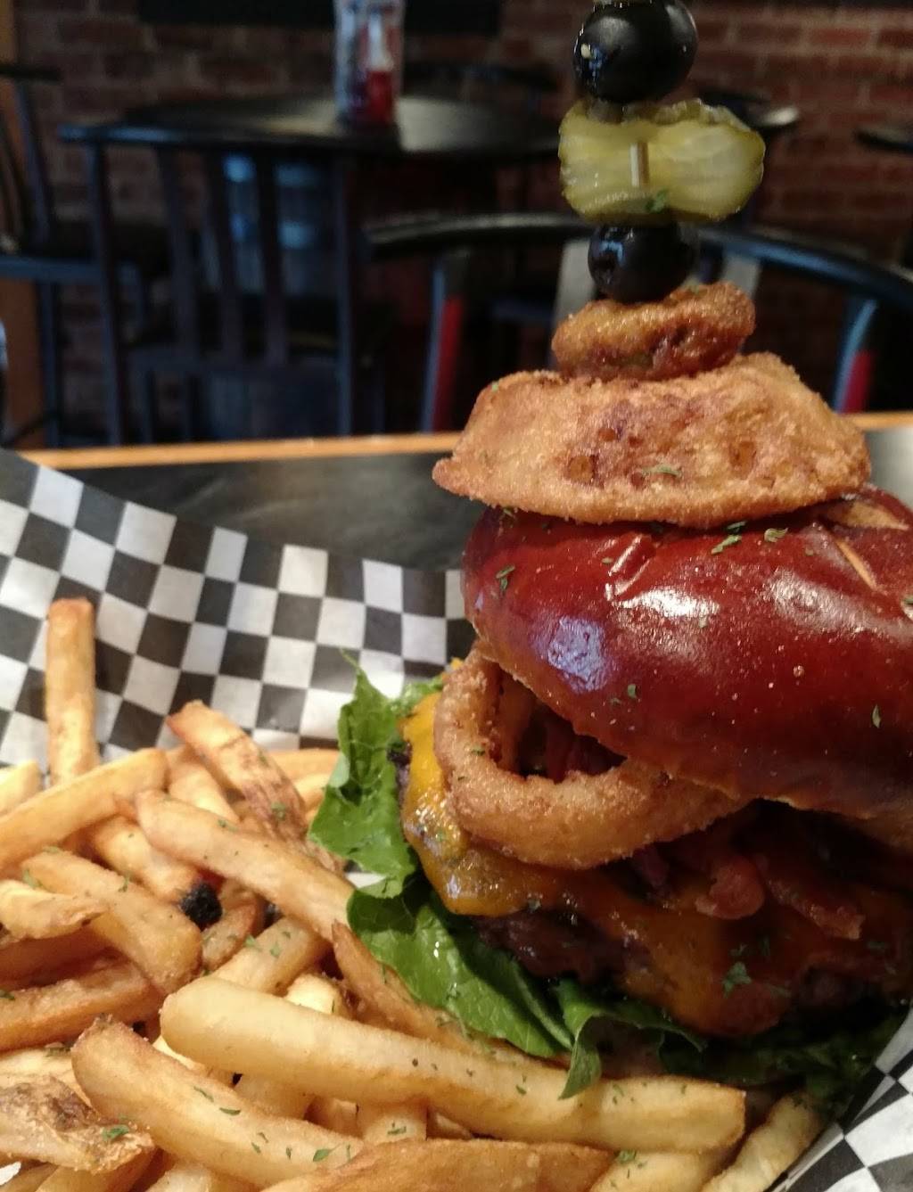 Scallywags Grub & Spirits | restaurant | 6558 Old Lake Shore Rd, Derby, NY 14047, USA | 7169474111 OR +1 716-947-4111