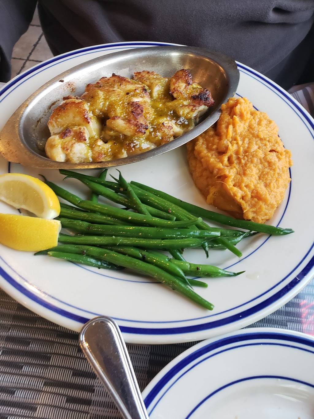 The Little Tuna | restaurant | 4 N White Horse Pike, Lindenwold, NJ 08021, USA | 8567950888 OR +1 856-795-0888