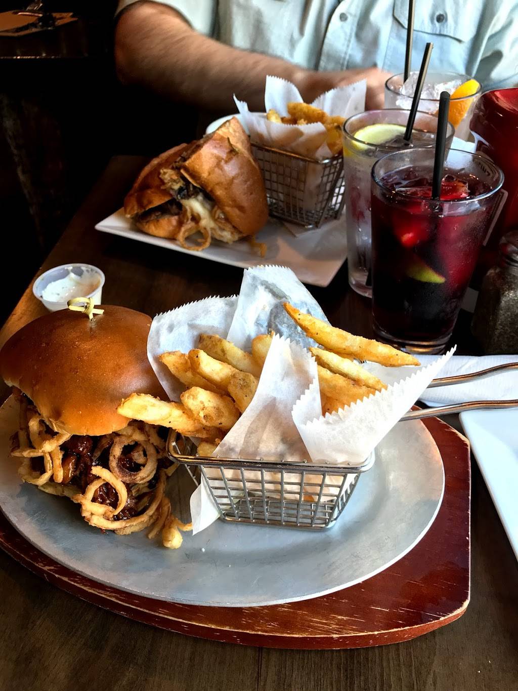 Public House 46 Kitchen & Bar | restaurant | 1081 US-46, Clifton, NJ 07013, USA | 9734738184 OR +1 973-473-8184