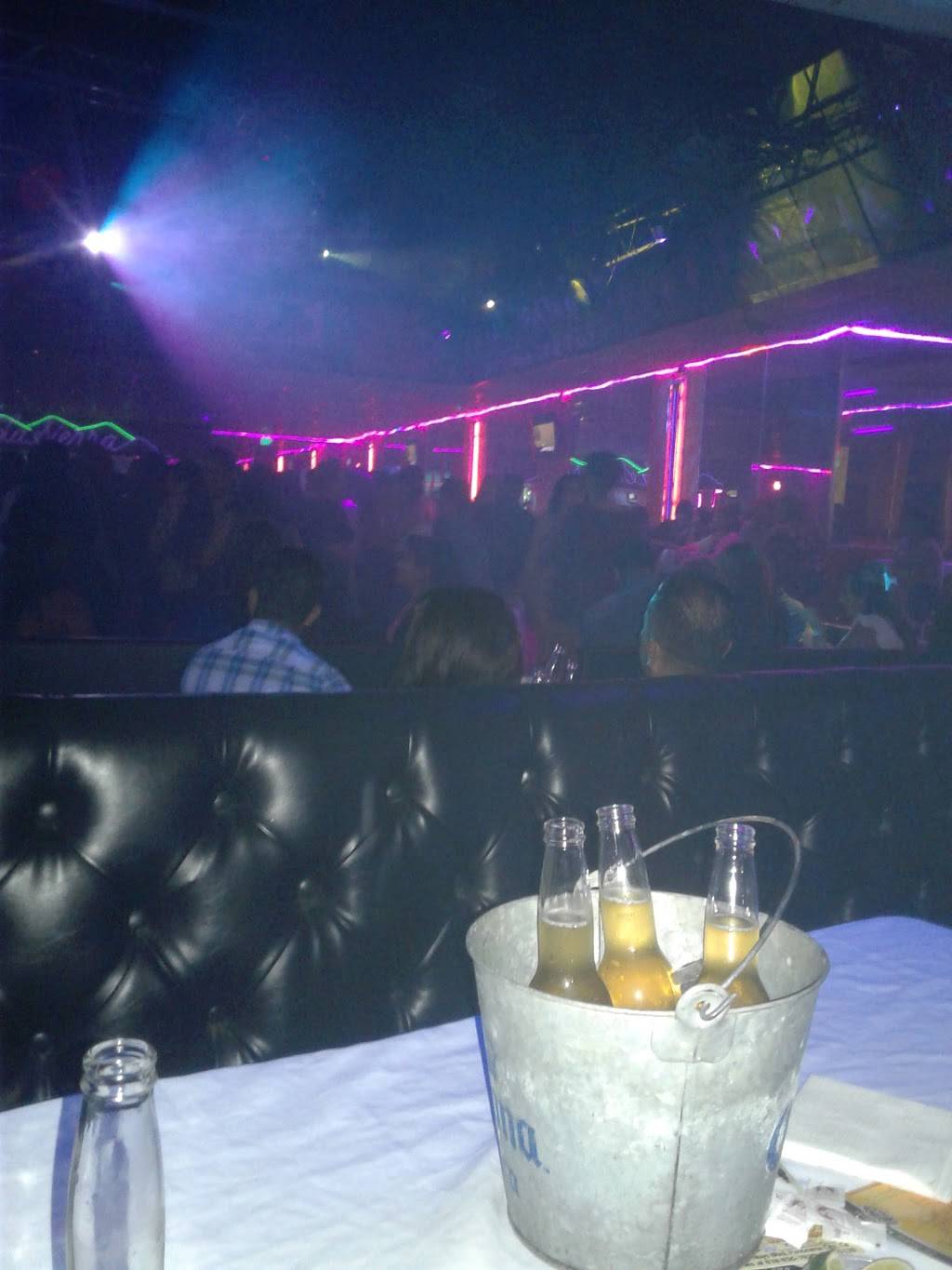 La Sierra Nightclub | night club | 8632 Van Nuys, Panorama City, CA 91402, USA | 8188301919 OR +1 818-830-1919