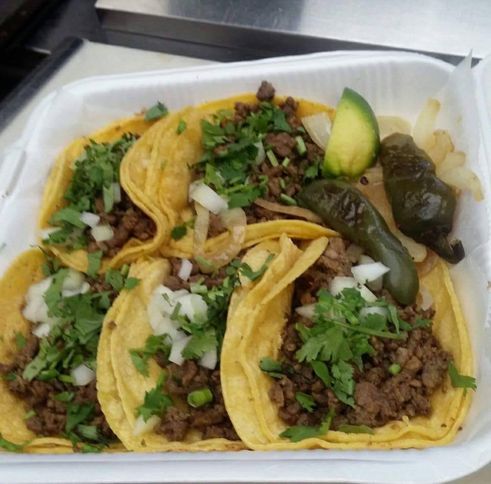 Chonas taqueria | restaurant | 5530 N Shepherd Dr, Houston, TX 77091, USA | 8323054125 OR +1 832-305-4125