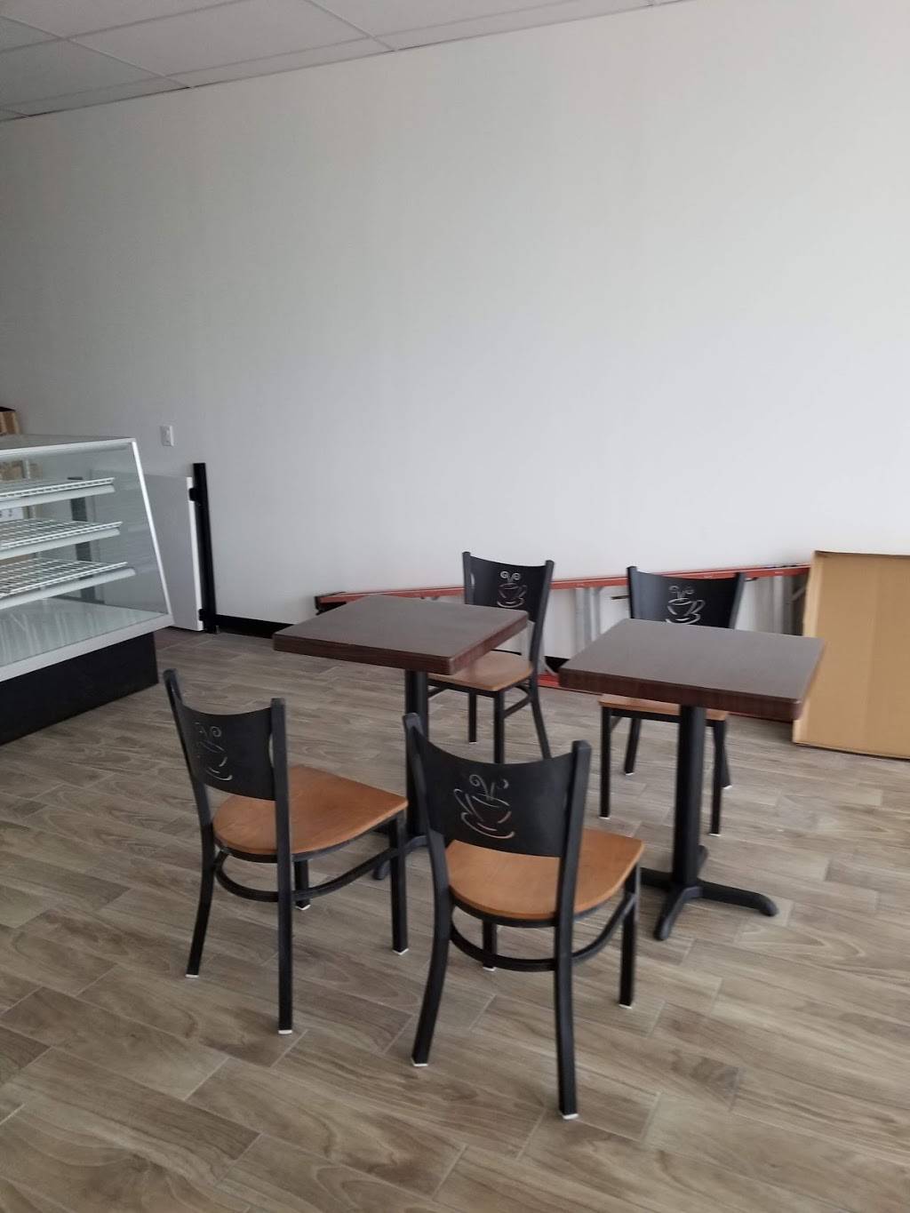 Southern Maid Donuts | restaurant | 21117 North Fwy # 200, Spring, TX 77388, USA | 8322996094 OR +1 832-299-6094