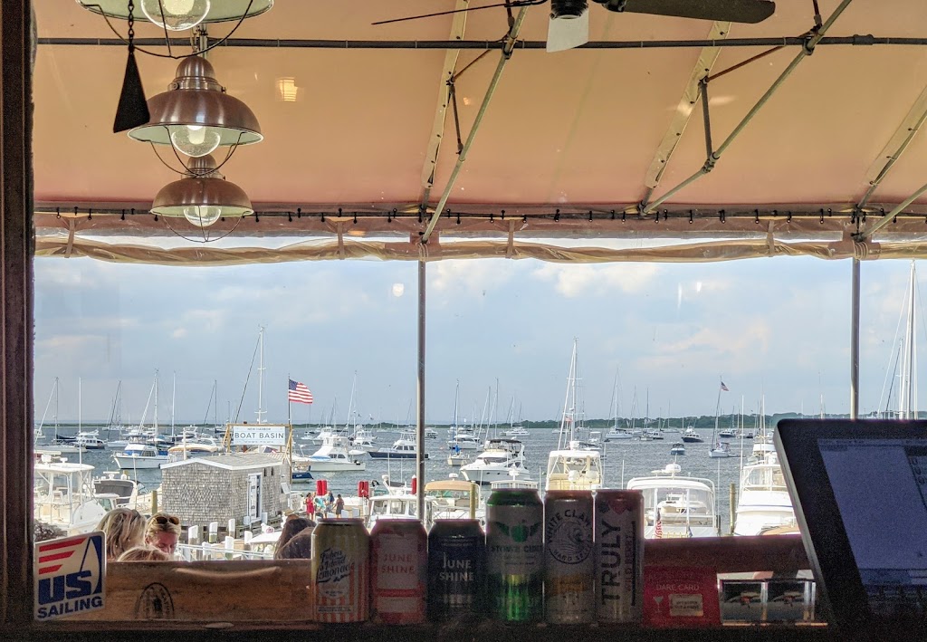 The Oar | restaurant | 221 Jobs Hill Rd, New Shoreham, RI 02807, USA | 4014668820 OR +1 401-466-8820