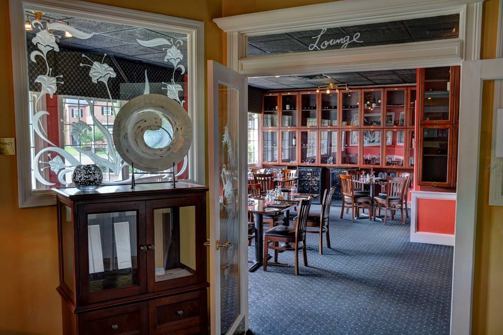 Cuginos Restaurant of Farmington | restaurant | 1053 Farmington Ave, Farmington, CT 06032, USA | 8606789366 OR +1 860-678-9366