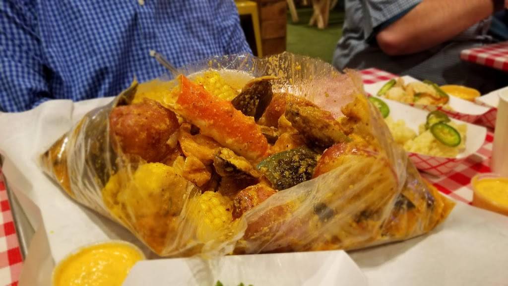 Lowcountry South Loop | restaurant | 1132 S Wabash Ave, Chicago, IL 60605, USA | 8888838375 OR +1 888-883-8375