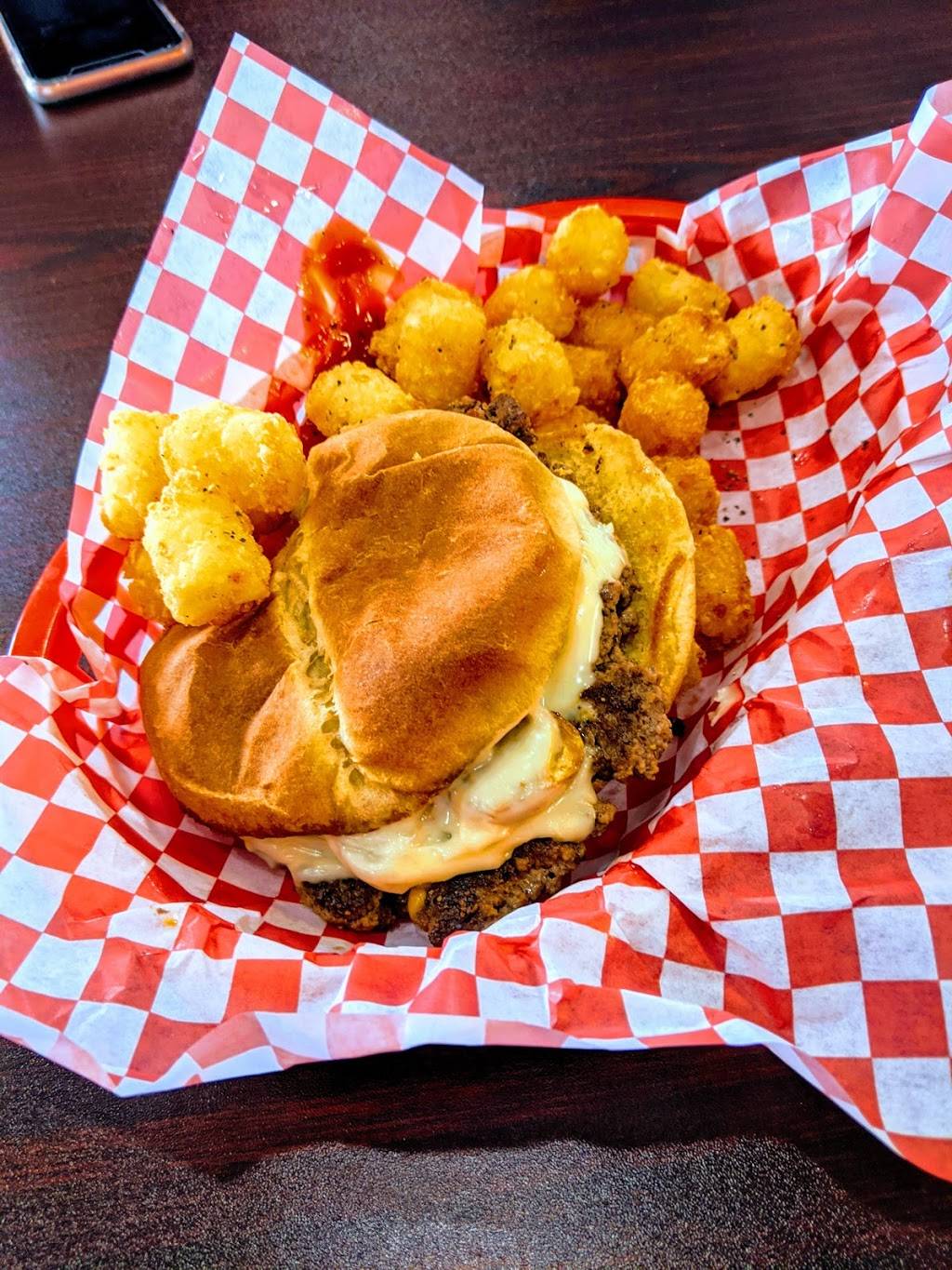 Camo Kitchen | restaurant | 1001 W Main St, Greeneville, TN 37743, USA | 4238239540 OR +1 423-823-9540