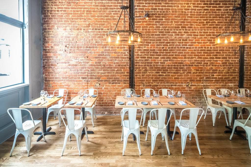 The White Bull | restaurant | 123 E Court Square, Decatur, GA 30030, USA | 4046005649 OR +1 404-600-5649