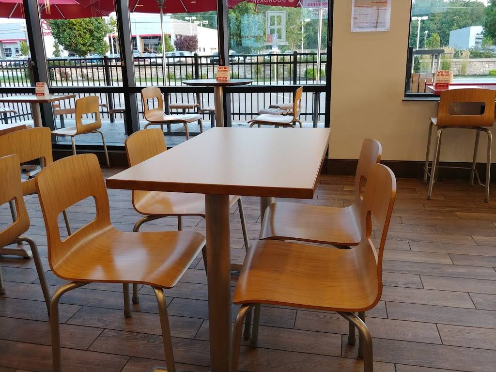 Wendys | restaurant | 8660 Beechmont Ave, Cincinnati, OH 45255, USA | 5133880033 OR +1 513-388-0033