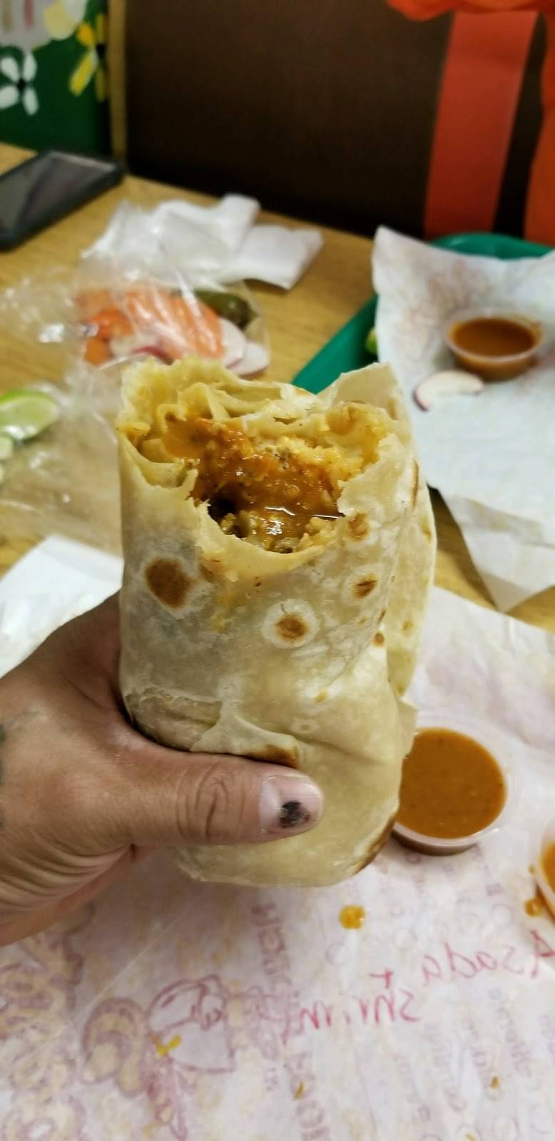 Albertos Mexican Food | restaurant | 5652, 19582 Temescal Canyon Rd, Corona, CA 92881, USA | 9513401467 OR +1 951-340-1467