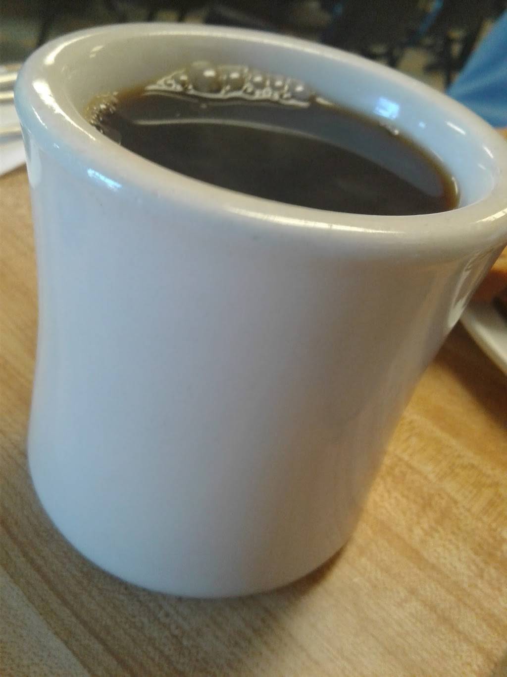 Dannys Breakfast Place | restaurant | 1039 Cass Avenue, Woonsocket, RI 02895, USA | 4013560523 OR +1 401-356-0523