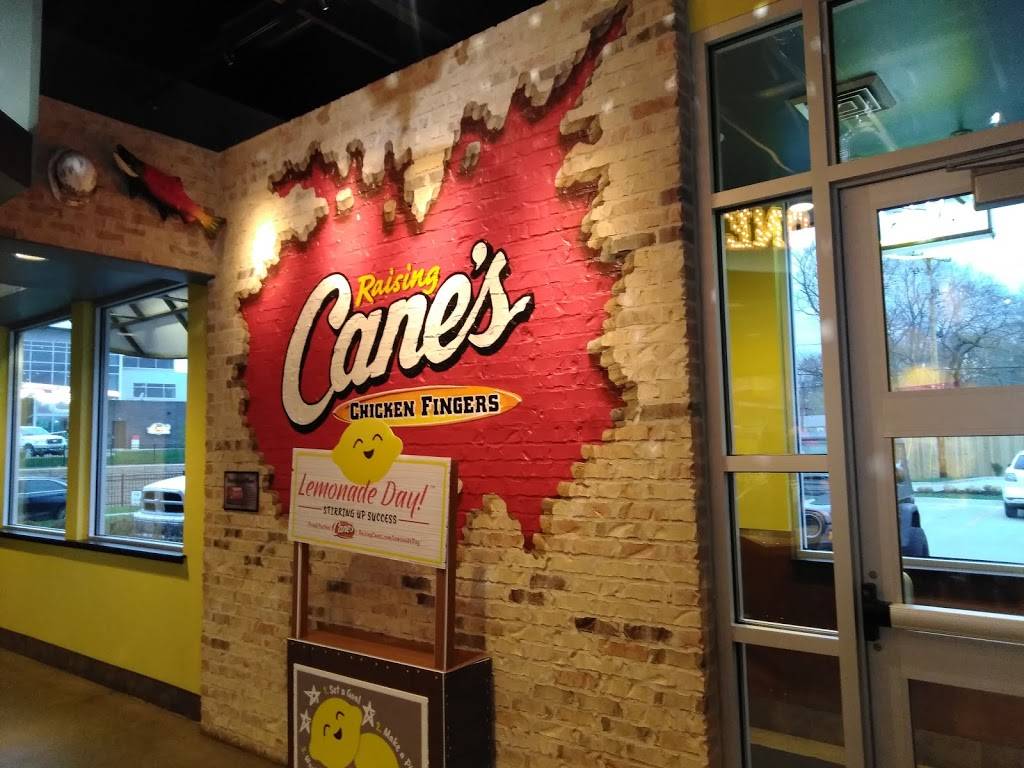 Raising Canes Chicken Fingers | meal takeaway | 10704 Shawnee Mission Pkwy, Shawnee, KS 66203, USA | 9132684535 OR +1 913-268-4535