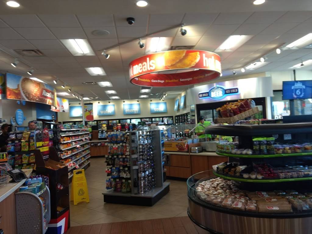 RaceTrac | bakery | 2607 Del Prado Blvd S, Cape Coral, FL 33904, USA | 2394581161 OR +1 239-458-1161