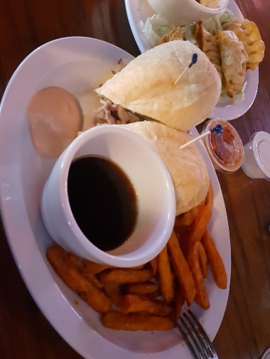 The Huddle Sports Bar and Grill | restaurant | 2400 E Fort Union Blvd, Cottonwood Heights, UT 84121, USA | 8014388300 OR +1 801-438-8300