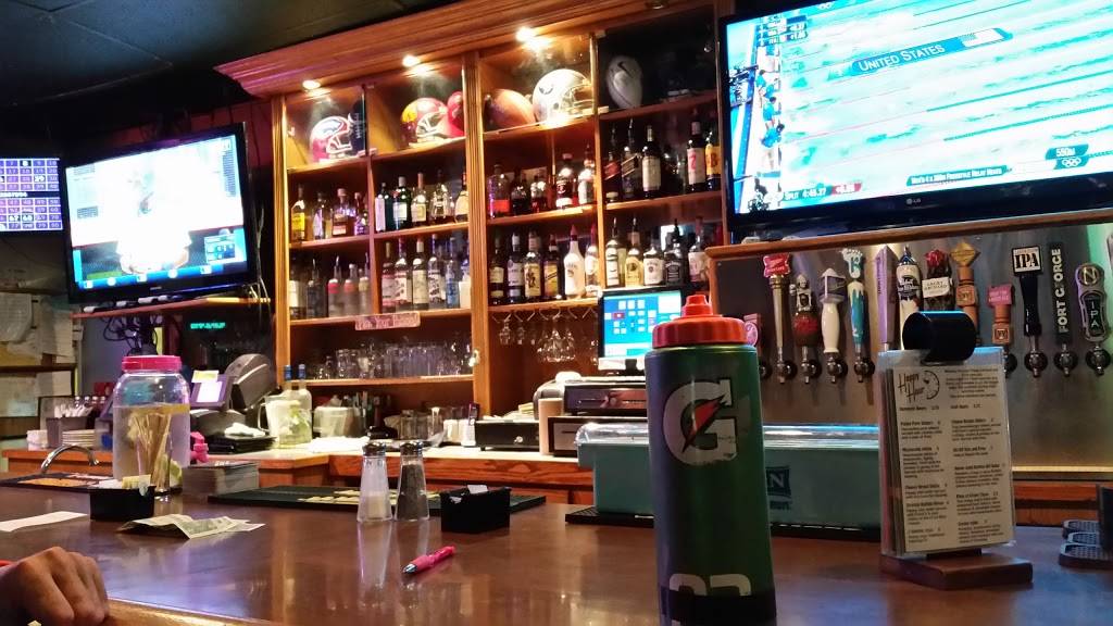 Tom Codys Pizza & Sports Bar | restaurant | 2630 N Lombard St, Portland, OR 97217, USA | 5032834217 OR +1 503-283-4217