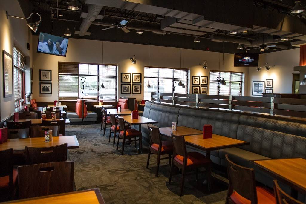 Boston Pizza | restaurant | 4 Amy Croft Dr, Windsor, ON N8N 2L9, Canada | 5197391313 OR +1 519-739-1313