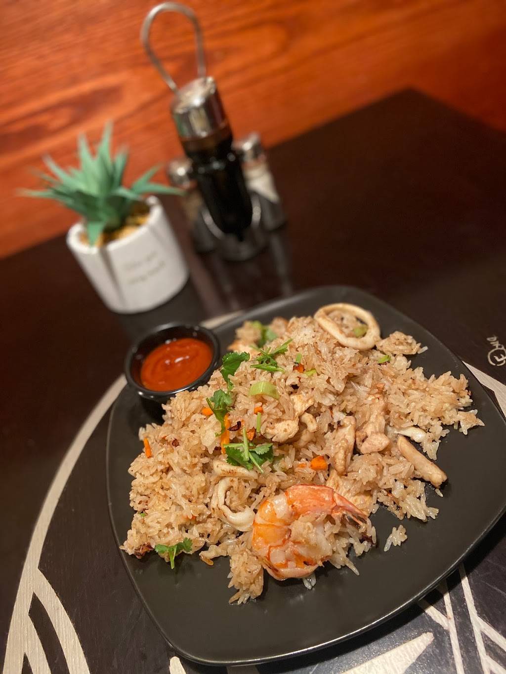 Pho Hiccup | restaurant | 36831 Garfield Rd, Clinton Twp, MI 48035, USA | 5862562705 OR +1 586-256-2705