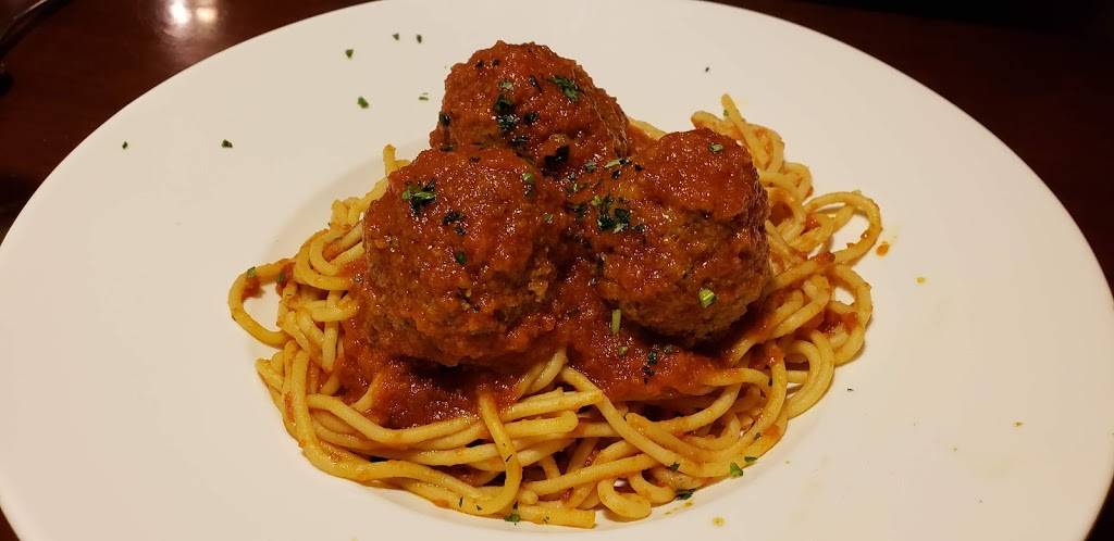 Pistones Italian Inn | restaurant | 6320 Arlington Blvd, Falls Church, VA 22042, USA | 7035331885 OR +1 703-533-1885