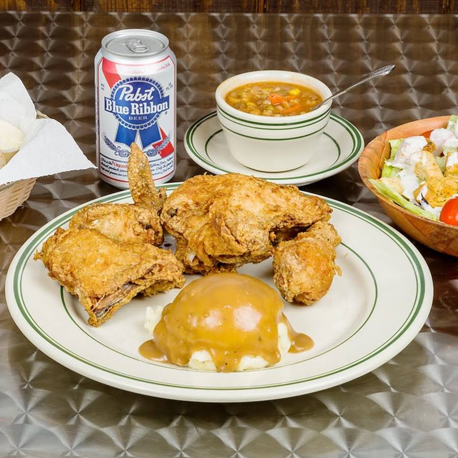 Ravanellis Restaurant | restaurant | 3 American Vlg, Granite City, IL 62040, USA | 6188778000 OR +1 618-877-8000