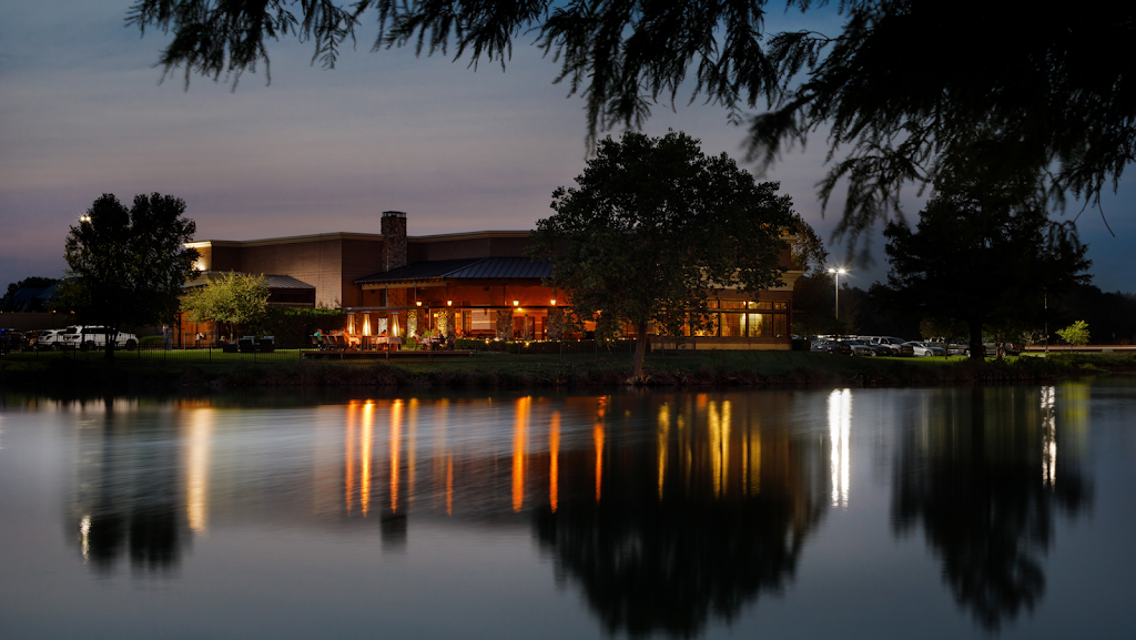 Chesters Chophouse & Wine Bar | restaurant | 1550 N Webb Rd, Wichita, KS 67206, USA | 3162011300 OR +1 316-201-1300