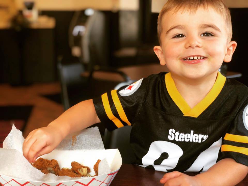 Big Shot Bobs House of Wings - Beechview | restaurant | 2102 Broadway Ave, Pittsburgh, PA 15216, USA | 4123437468 OR +1 412-343-7468