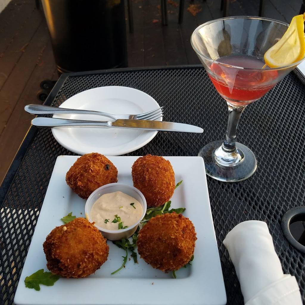 Vesuvio Restaurant | restaurant | 6th Ave & Junipero St, Carmel-By-The-Sea, CA 93923, USA | 8316251766 OR +1 831-625-1766