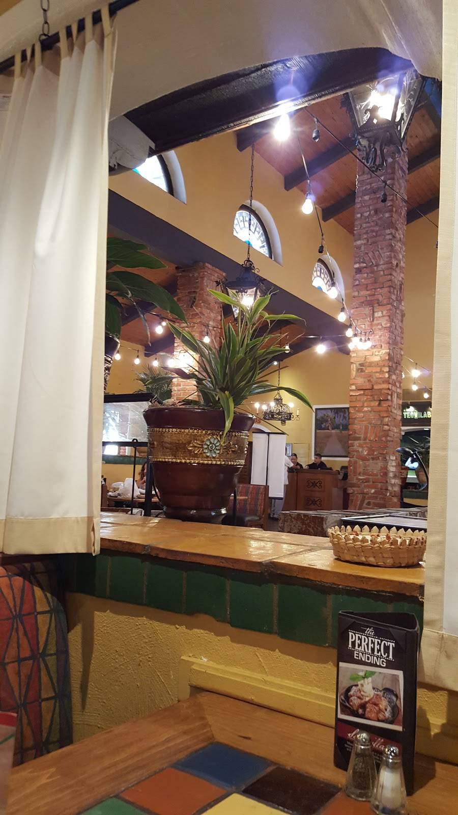 El Torito | restaurant | 17420 17th St, Tustin, CA 92780, USA | 7148386630 OR +1 714-838-6630