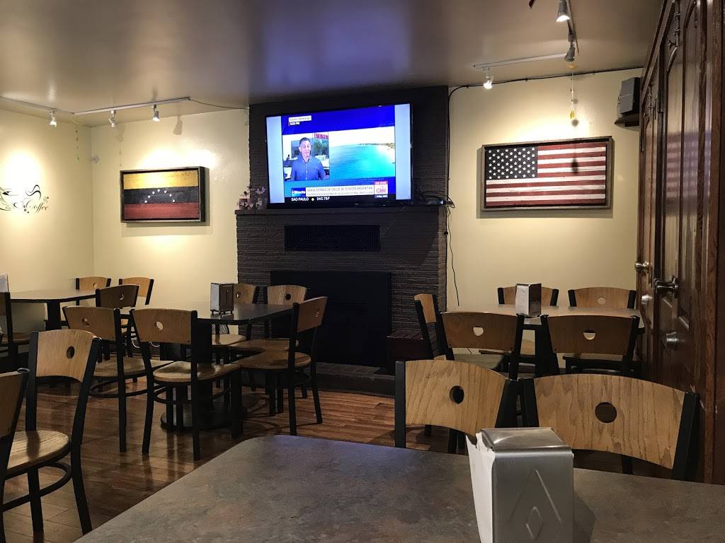 Arepa Venezuelan Kitchen | restaurant | 1405 NE 50th St, Seattle, WA 98105, USA | 2065564879 OR +1 206-556-4879