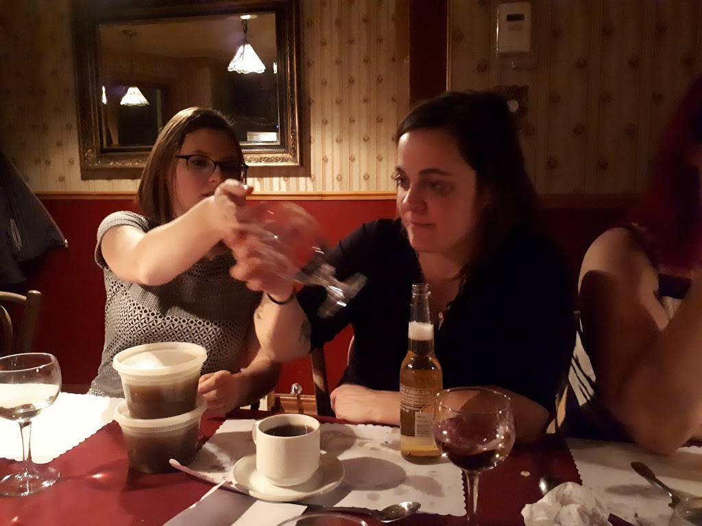 La Closerie des Lilas | restaurant | 21 Rue Court, Granby, QC J2G 4Y6, Canada | 4503753597 OR +1 450-375-3597