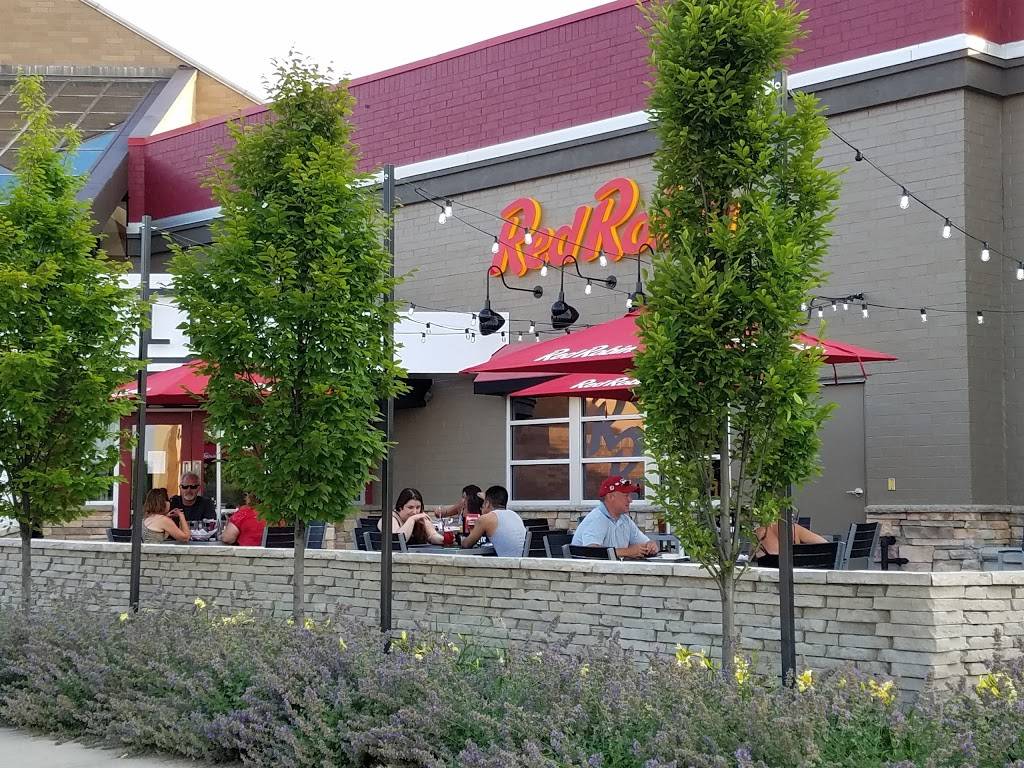 Red Robin Gourmet Burgers and Brews | restaurant | 152 Stratford Dr, Bloomingdale, IL 60108, USA | 6308937250 OR +1 630-893-7250