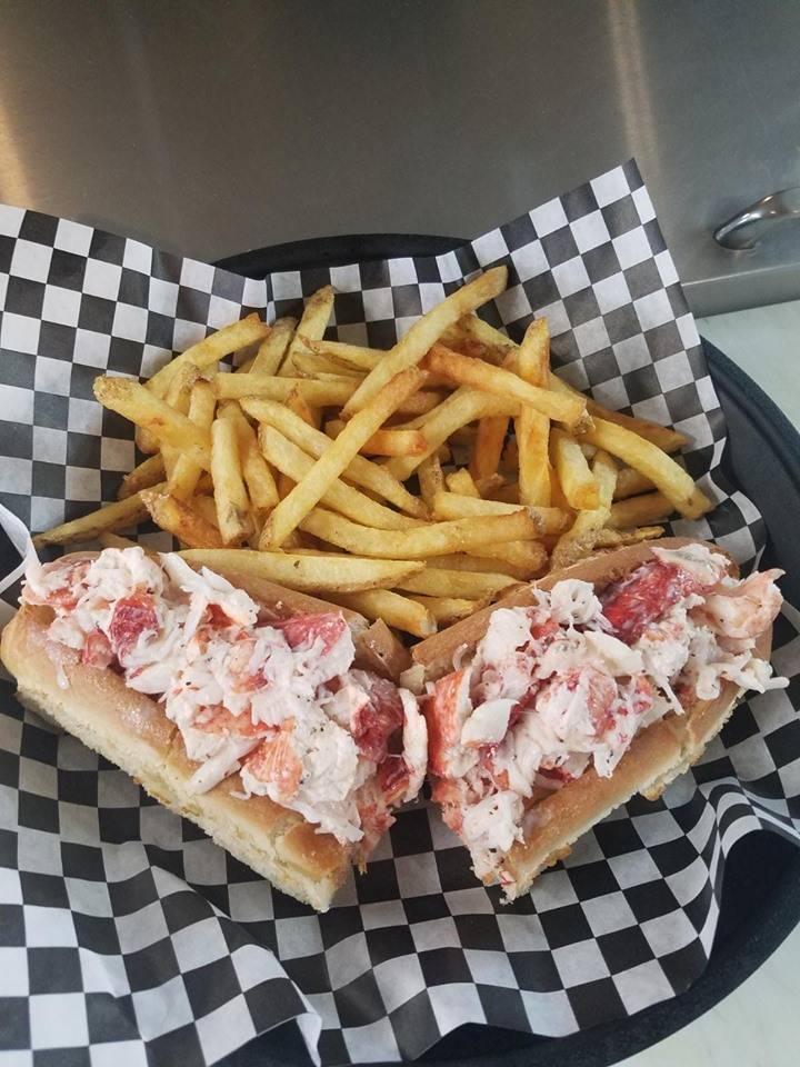 Fonzos Pizza,Seafood&More | meal takeaway | 99 Main St, Madison, ME 04950, USA | 2076965142 OR +1 207-696-5142