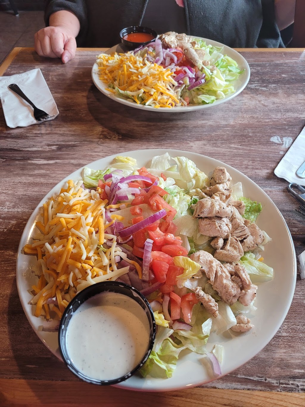 Backroads Tavern | restaurant | 725 W 700 S, Wolcottville, IN 46795, USA | 2604991893 OR +1 260-499-1893