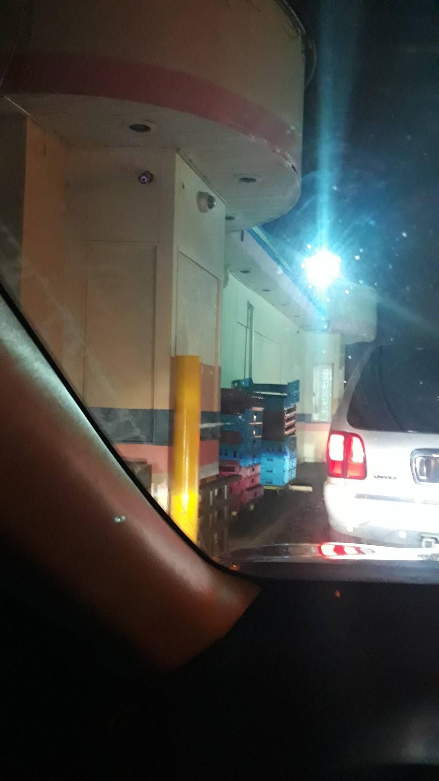 Dixie Queen | restaurant | 4062 S 3rd St, Memphis, TN 38109, USA | 9017855635 OR +1 901-785-5635