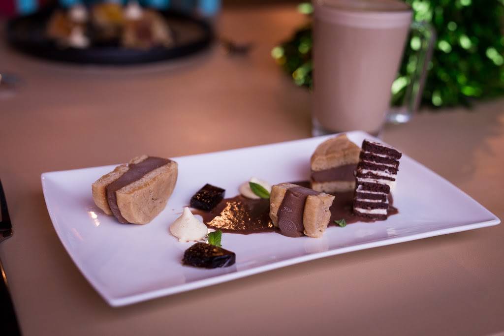 Pärlé - Bistro ludique | restaurant | 325 Boulevard Gréber, Gatineau, QC J8T 8J3, Canada | 8195256502 OR +1 819-525-6502