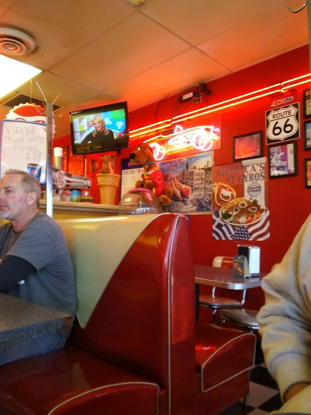 Scoobys Red Hot’s | restaurant | 1039 S Arlington Heights Rd #c, Arlington Heights, IL 60005, USA | 8477180550 OR +1 847-718-0550