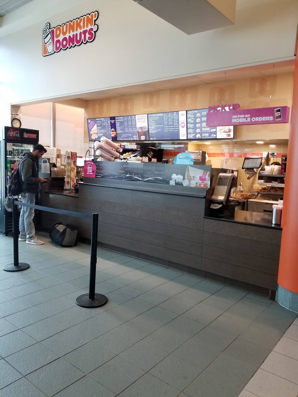 Dunkin | bakery | 1 Airport Rd, Manchester, NH 03103, USA | 6036220712 OR +1 603-622-0712