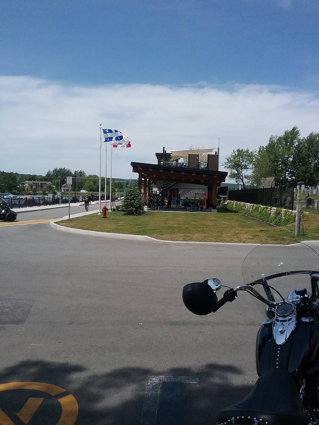 Le Mont Blanc | restaurant | 735 Avenue Champlain, Disraeli, QC G0N 1E0, Canada | 4184431206 OR +1 418-443-1206