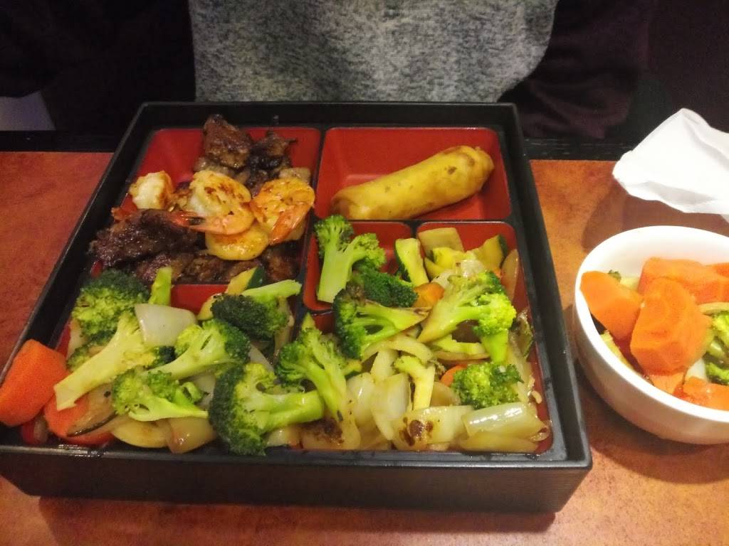 Fuji Japan Steakhouse & Sushi | restaurant | 204 Greenville Blvd SW, Greenville, NC 27834, USA | 2523534848 OR +1 252-353-4848