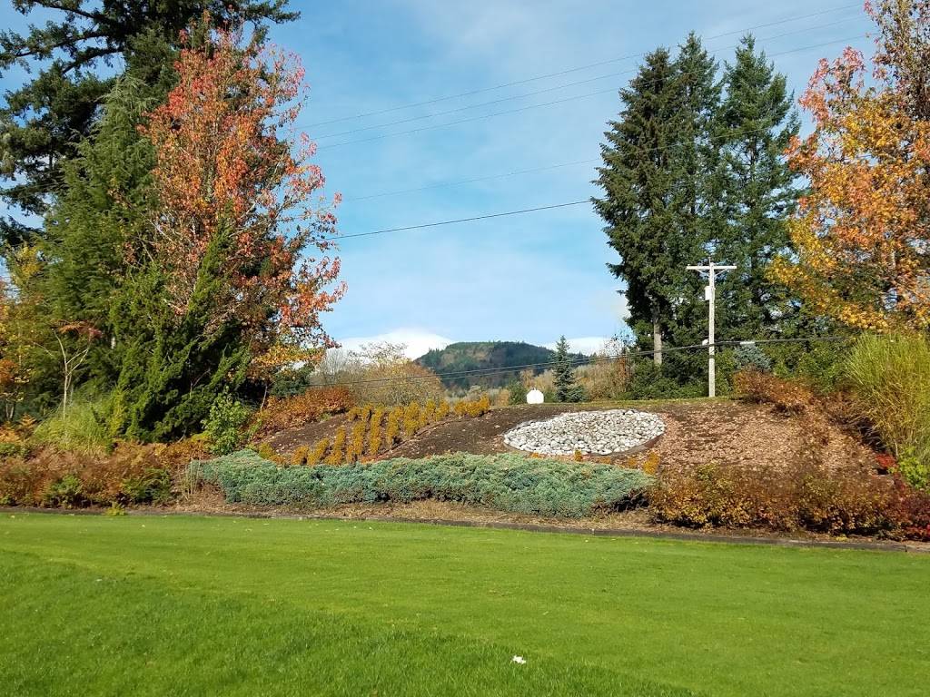 Lewis River Golf Course | restaurant | 3209 Old Lewis River Rd, Woodland, WA 98674, USA | 3602258254 OR +1 360-225-8254